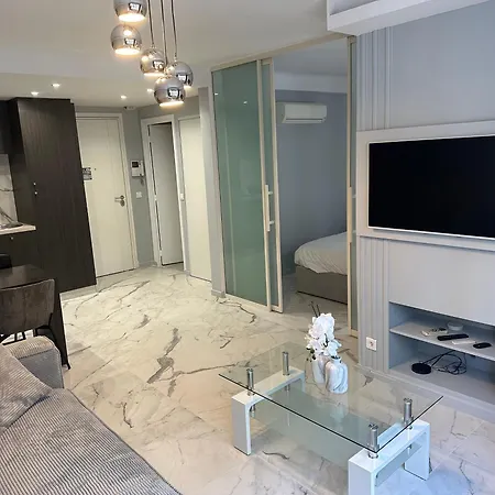 Apartment Position Croisette Martinez ! 150m From The Completely Renovated ! *