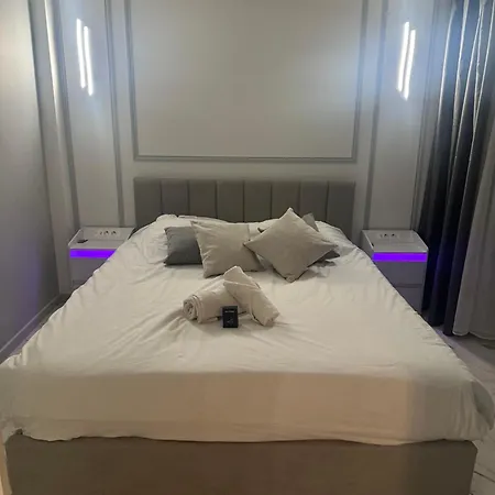 Apartment Position Croisette Martinez ! 150m From The Completely Renovated !